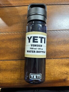Yeti Yonder 25 oz Water Bottle - Translucent Dark Blue with Gray Lid